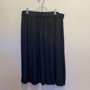 Black Accordion H&M skirt
